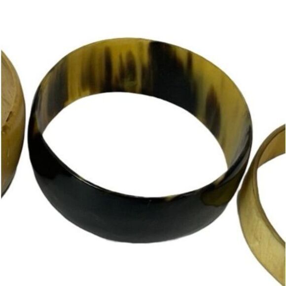 Amazing Polished Horn Chunky Bangle Bracelet 9.25in Large - Picture 1 of 6